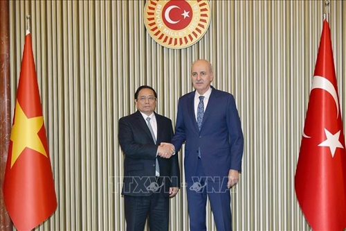 Thủ tướng Chính phủ Phạm Minh Chính gặp Chủ tịch Quốc hội Thổ Nhĩ Kỳ